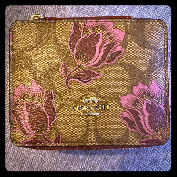 Coach Jewelry - *SOLD*🎄Coach Jewelry Box
